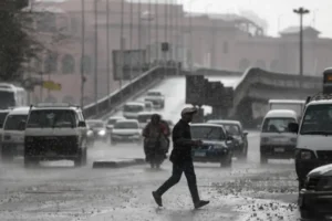 Hujan Lebat Disertai Hujan Es Guyur Kairo, Warga Terkejut